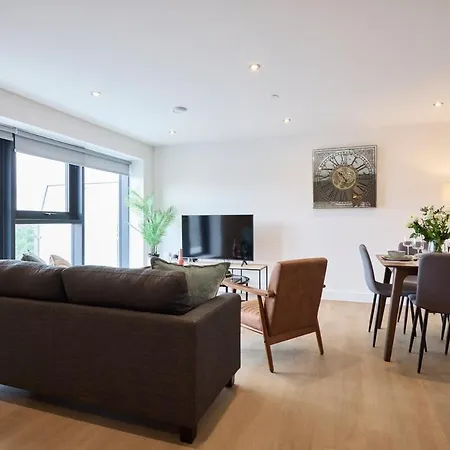 Luxury Centre Penthouse With Private Terrace شقة