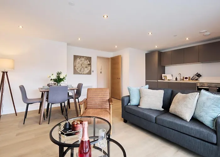 Centre Luxury Penthouse With Private Terrace