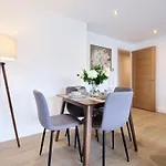 Centre Luxury Penthouse With Private Terrace
