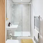 Centre Luxury Penthouse With Private Terrace * 리즈