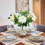 Centre Luxury Penthouse With Private Terrace 리즈