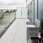 Centre Luxury Penthouse With Private Terrace 리즈