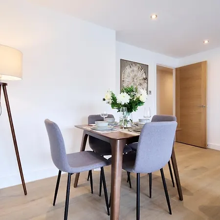 Centre Luxury Penthouse With Private Terrace