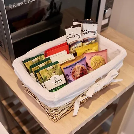 Centre Luxury Penthouse With Private Terrace アパート リーズ