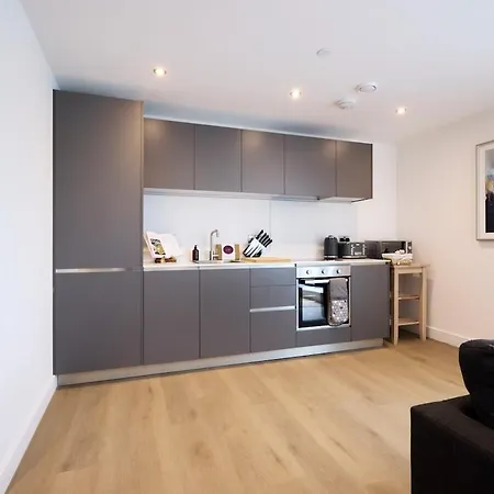 Centre Luxury Penthouse With Private Terrace * リーズ