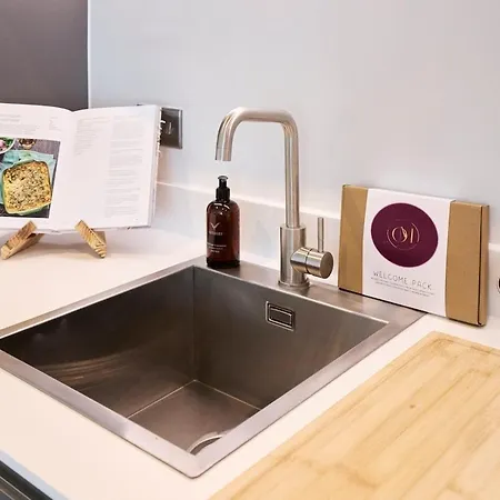 Centre Luxury Penthouse With Private Terrace