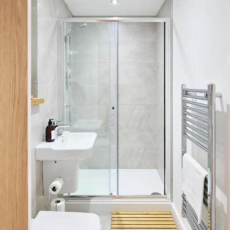 Centre Luxury Penthouse With Private Terrace * リーズ