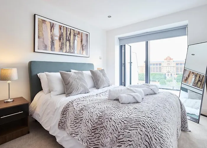 Centre Luxury Penthouse With Private Terrace 利兹