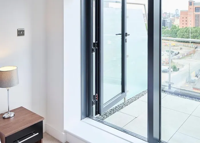 Centre Luxury Penthouse With Private Terrace 利兹